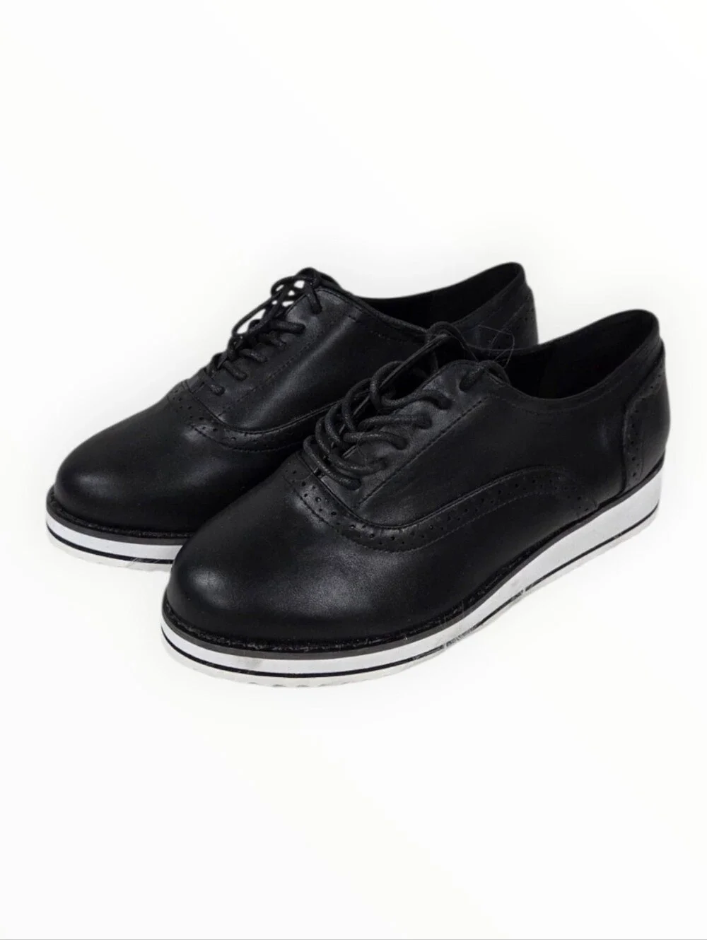 Torrid 8 extra wide Black Lace-Up Casual Oxfords